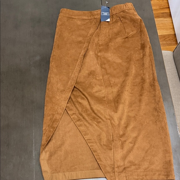Abercrombie & Fitch Dresses & Skirts - Abercrombie & Fitch Suede Midi Skirt in Camel